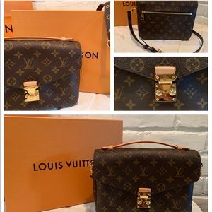 LV Pochette Métis